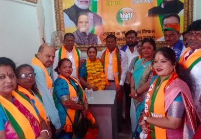 चेंबूर प्रभाग क्र. १५५ मध्ये भाजपच्या वर्षा शेट्ये यांच्या प्रचाराला जोर