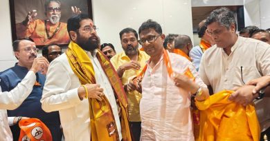 धारावीत काँग्रेसला मोठा धक्का-निष्ठावंत कार्यकर्त्यांचा शिंदेच्या शिवसेनेत जाहीर प्रवेश