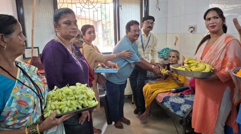 तेजस शिंदे याच्या स्मृती दिनानिमित वृद्धाश्रमास मदत तेजस शिंदे याच्या स्मृती दिनानिमित वृद्धाश्रमास मदत